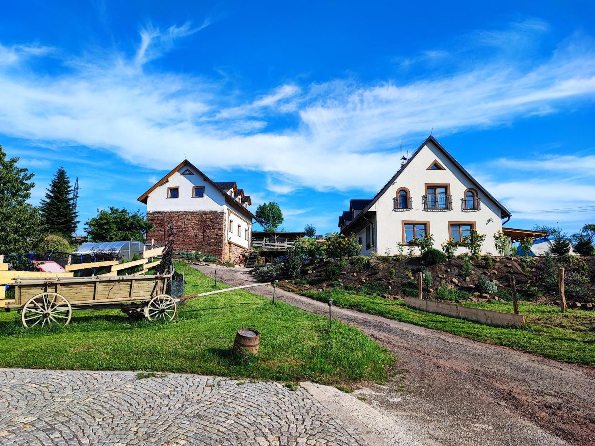 Apartman Na Statku Červený Kostelec Exterior foto
